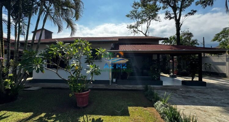Casa Térrea 04 dorms c/ 02 suítes – área de 750 m – Caraguatatuba – SP