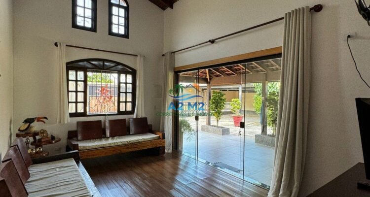 Casa Térrea 04 dorms c/ 02 suítes – área de 750 m – Caraguatatuba – SP