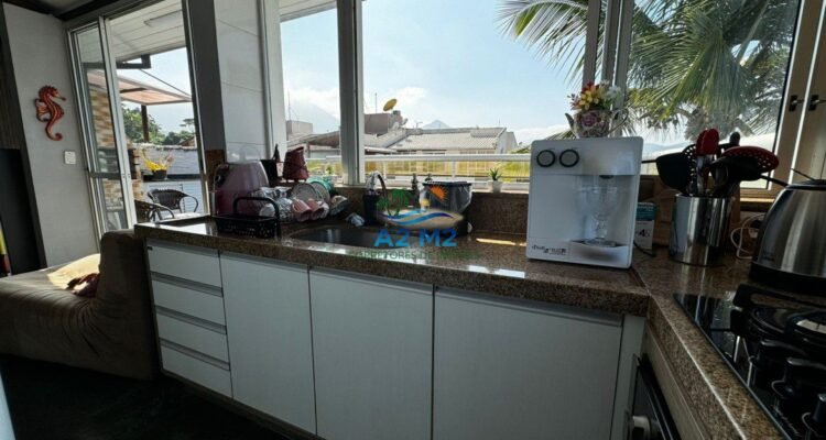 Apartamento Cobertura com vista do Mar – 03 Dormitórios sendo 01 suíte