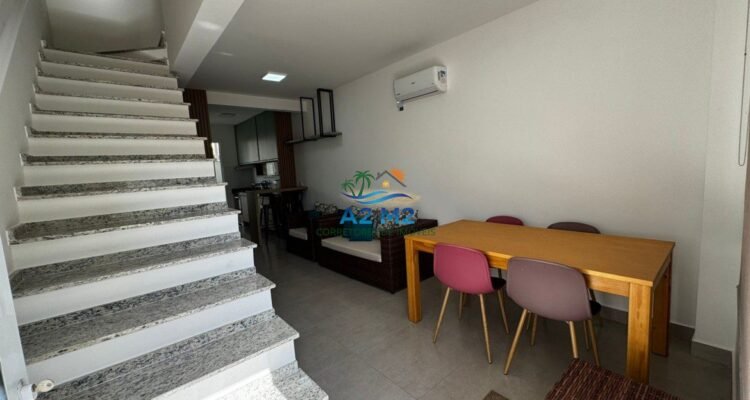 Casa em Condomínio Fechado com piscina a 450 metros da Praia do Capricórnio – 02 suítes