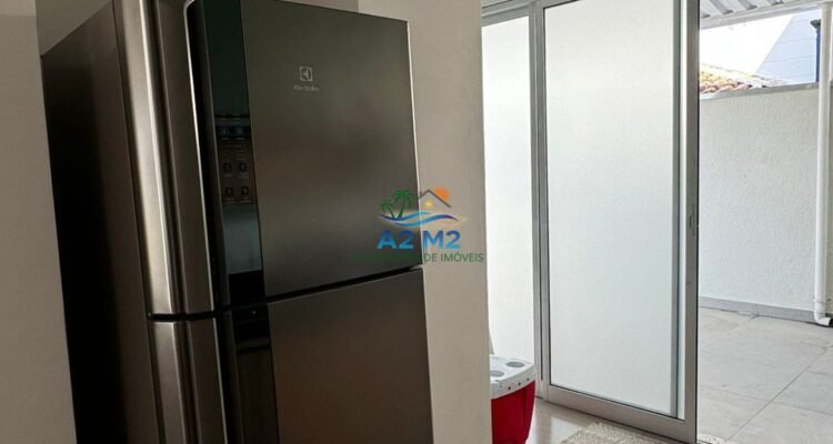 Casa em Condomínio Fechado com piscina a 450 metros da Praia do Capricórnio – 02 suítes