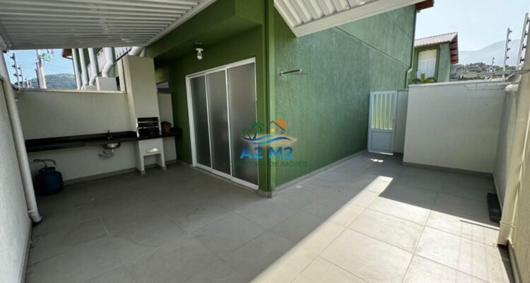 Casa em Condomínio Fechado com piscina a 450 metros da Praia do Capricórnio – 02 suítes