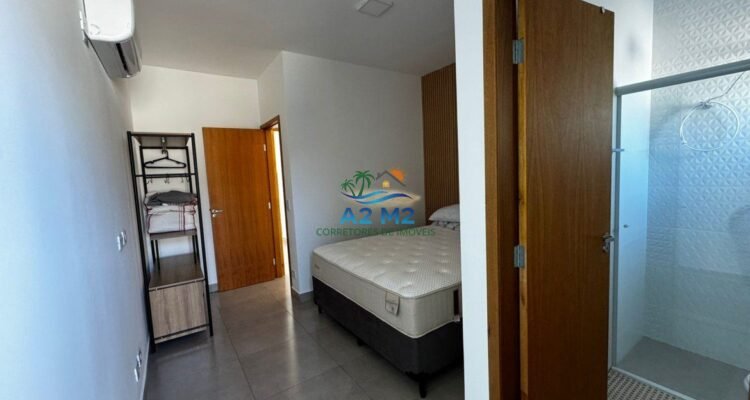 Casa em Condomínio Fechado com piscina a 450 metros da Praia do Capricórnio – 02 suítes