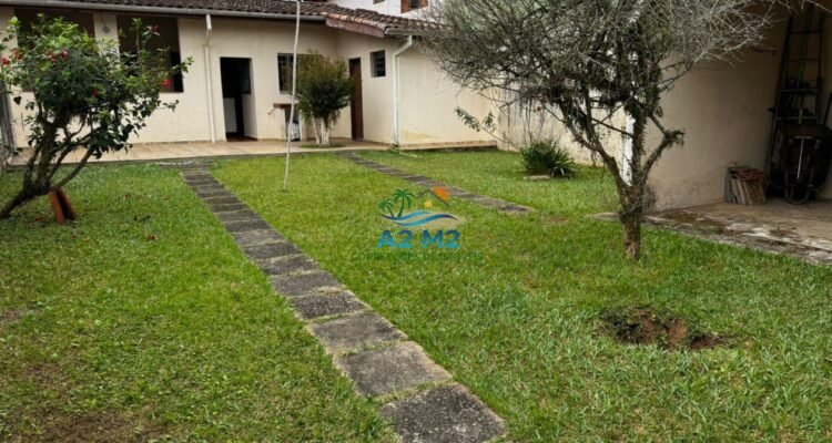 Casa Térrea com 03 Dormitórios – Poiares Rua Prudente de Moraes