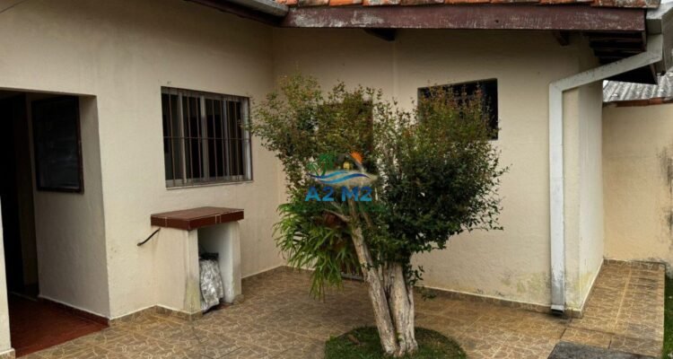 Casa Térrea com 03 Dormitórios – Poiares Rua Prudente de Moraes