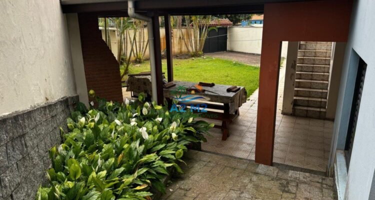 Linda Casa a 250 metros da Praia de Capricórnio – Conforto, Segurança e Muito Espaço!!