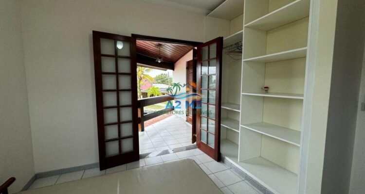 Linda Casa a 250 metros da Praia de Capricórnio – Conforto, Segurança e Muito Espaço!!