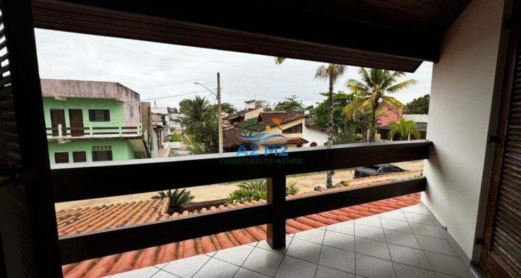 Linda Casa a 250 metros da Praia de Capricórnio – Conforto, Segurança e Muito Espaço!!