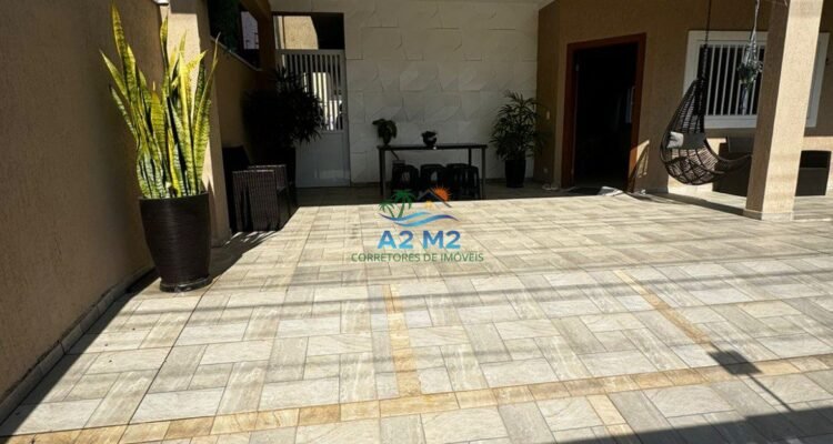 CASA TÉRREA COM 03 DORMITÓRIOS (01 SUÍTE) – 200 metros da PRAIA de MASSAGUAÇU