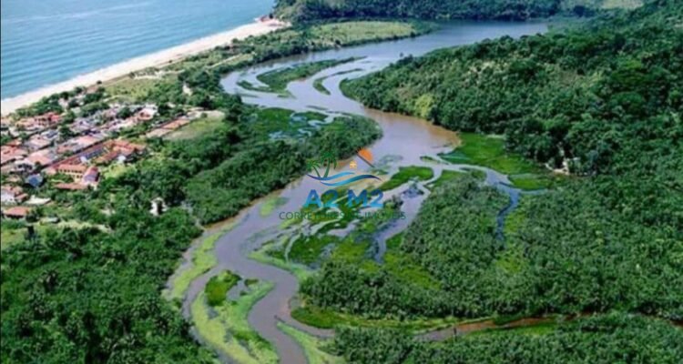 Casa de Praia – Jardim Capricórnio | Caraguatatuba – Com 3 quartos, 3 suítes, 3 salas amplas, 4 vagas de garagem