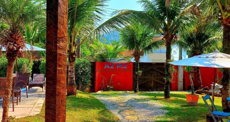 Casa de Praia – Jardim Capricórnio | Caraguatatuba – Com 3 quartos, 3 suítes, 3 salas amplas, 4 vagas de garagem