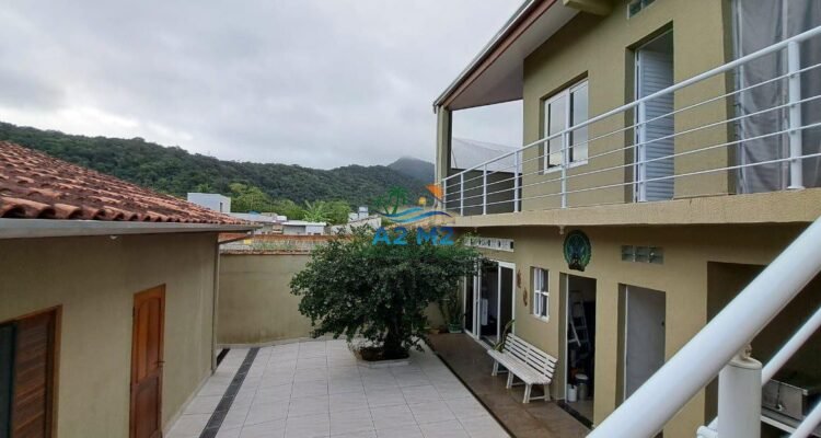 Casa com 04 Dormitórios – Próximo a Praia – Jd do Sol