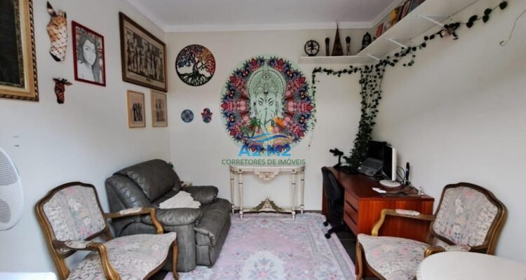 Casa com 04 Dormitórios – Próximo a Praia – Jd do Sol