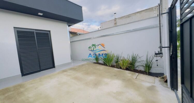 Casa Térrea à venda – 02 suítes – Massaguaçu – Caraguatatuba, a 700 metros da praia!!