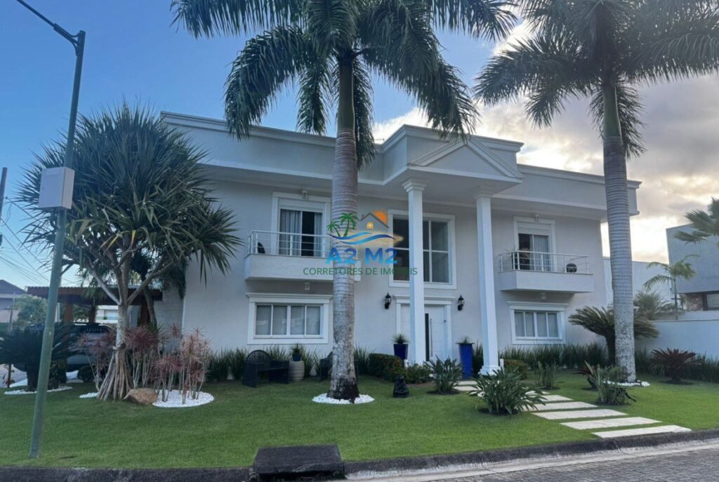 Espetacular casa de alto padrão em condomínio fechado frente à praia de Massaguaçu – Caraguatatuba (SP)