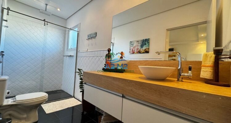 Espetacular casa de alto padrão em condomínio fechado frente à praia de Massaguaçu – Caraguatatuba (SP)