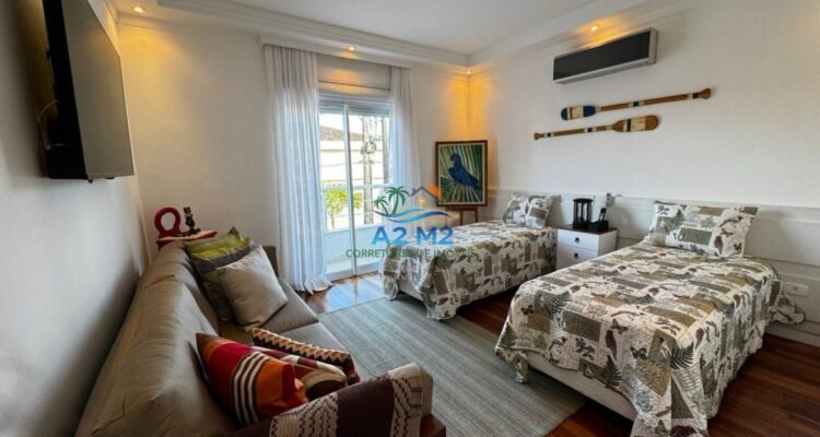 Espetacular casa de alto padrão em condomínio fechado frente à praia de Massaguaçu – Caraguatatuba (SP)