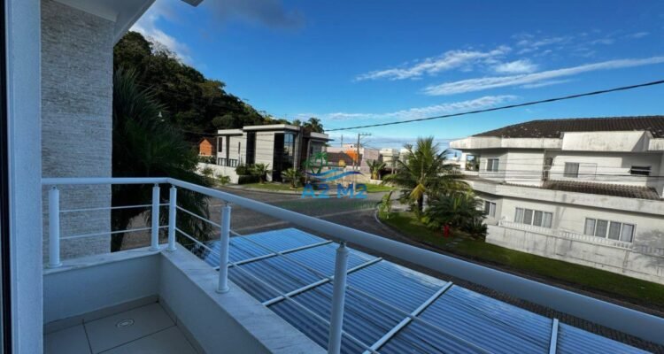 Espetacular casa de alto padrão em condomínio fechado frente à praia de Massaguaçu – Caraguatatuba (SP)