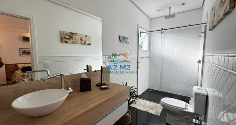 Espetacular casa de alto padrão em condomínio fechado frente à praia de Massaguaçu – Caraguatatuba (SP)