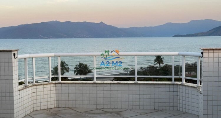 MARAVILHOSA COBERTURA FRENTE A PRAIA – INDAIÁ – 04 Dorms e 02 vagas