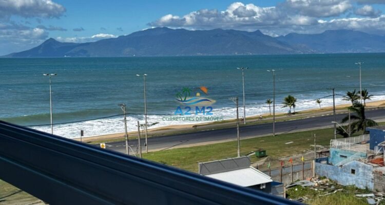 LOCAÇÃO – Apto Vista Mar, 03 dorms (01 suíte), 02 vagas, mobiliado – Piscina elevada c/ borda Infinita