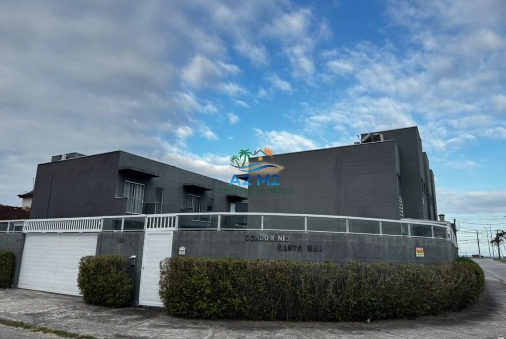 Maravilhoso Sobrado com 03 suítes – 150 metros da Praia de Massaguaçu – Mobiliado