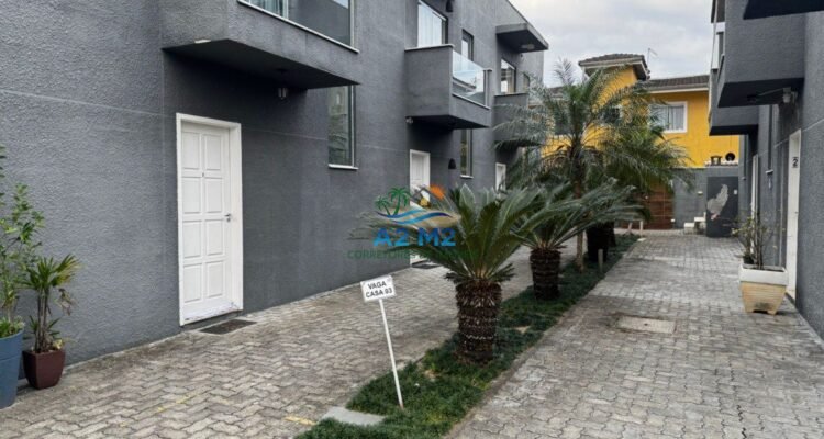 Maravilhoso Sobrado com 03 suítes – 150 metros da Praia de Massaguaçu – Mobiliado