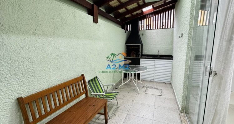 Maravilhoso Sobrado com 03 suítes – 150 metros da Praia de Massaguaçu – Mobiliado