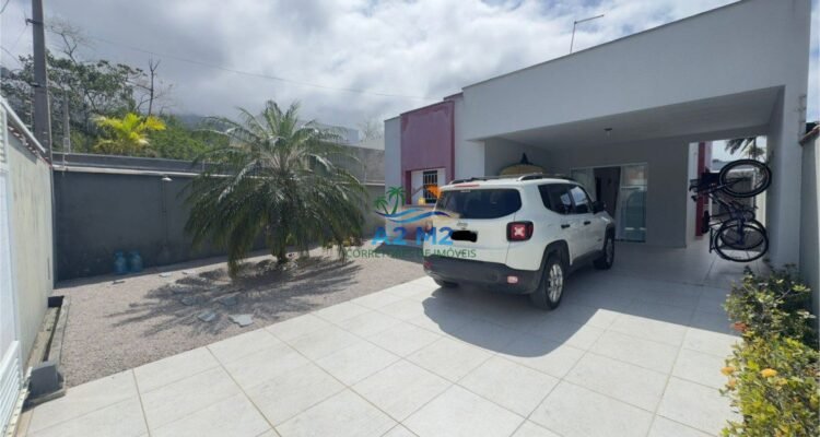 Venda – Casa Térrea com Piscina e Área Gourmet a 850 metros da praia apenas – Massaguaçu / Caraguatatuba