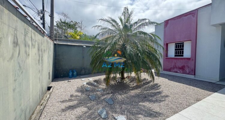 Venda – Casa Térrea com Piscina e Área Gourmet a 850 metros da praia apenas – Massaguaçu / Caraguatatuba