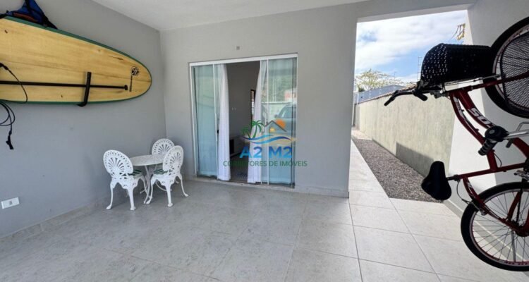 Venda – Casa Térrea com Piscina e Área Gourmet a 850 metros da praia apenas – Massaguaçu / Caraguatatuba