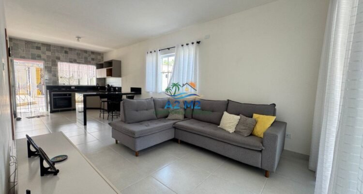 Venda – Casa Térrea com Piscina e Área Gourmet a 850 metros da praia apenas – Massaguaçu / Caraguatatuba