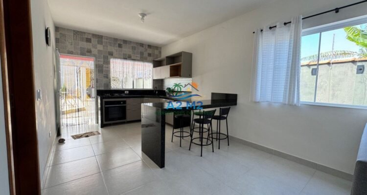 Venda – Casa Térrea com Piscina e Área Gourmet a 850 metros da praia apenas – Massaguaçu / Caraguatatuba