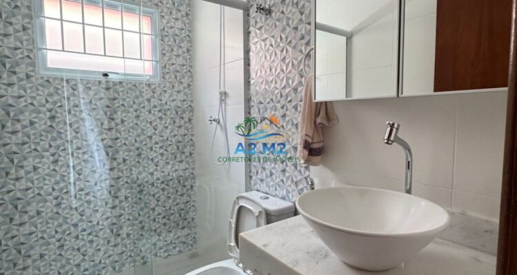 Venda – Casa Térrea com Piscina e Área Gourmet a 850 metros da praia apenas – Massaguaçu / Caraguatatuba