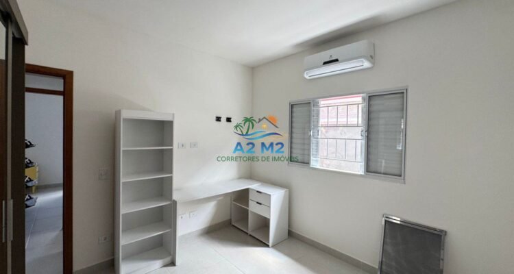 Venda – Casa Térrea com Piscina e Área Gourmet a 850 metros da praia apenas – Massaguaçu / Caraguatatuba