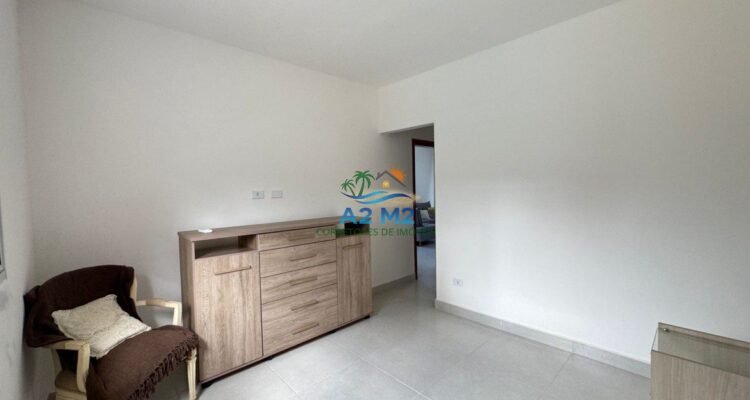 Venda – Casa Térrea com Piscina e Área Gourmet a 850 metros da praia apenas – Massaguaçu / Caraguatatuba