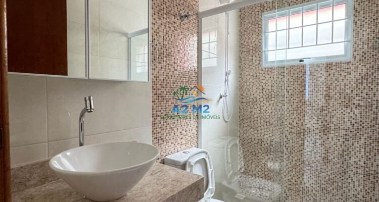 Venda – Casa Térrea com Piscina e Área Gourmet a 850 metros da praia apenas – Massaguaçu / Caraguatatuba