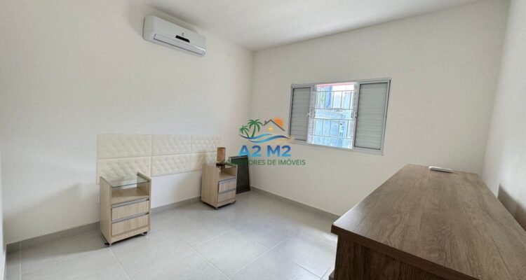 Venda – Casa Térrea com Piscina e Área Gourmet a 850 metros da praia apenas – Massaguaçu / Caraguatatuba