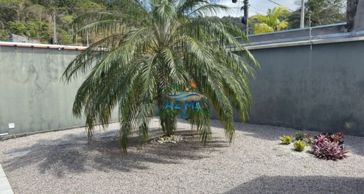 Venda – Casa Térrea com Piscina e Área Gourmet a 850 metros da praia apenas – Massaguaçu / Caraguatatuba