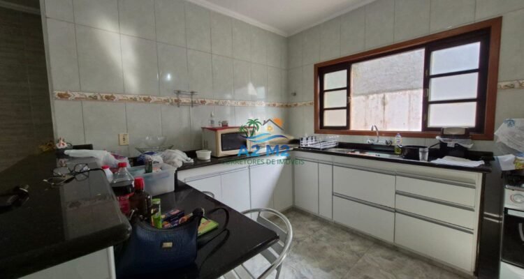 Casa Térrea à Venda – Massaguaçu, a 250 metros da praia!! 03 dormitórios sendo 01 suíte!!