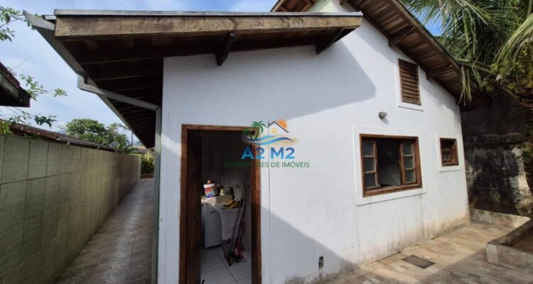 Casa Térrea à Venda – Massaguaçu, a 250 metros da praia!! 03 dormitórios sendo 01 suíte!!