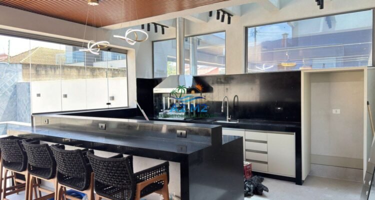 Casa de Alto Padrão em Condomínio Fechado no Massaguaçu – Caraguatatuba | A2M2 Imóveis