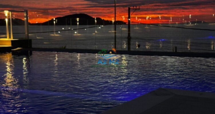 Vende-se Apto Frente para o Mar – 03 Dormitórios sendo 01 Suíte com 02 vagas