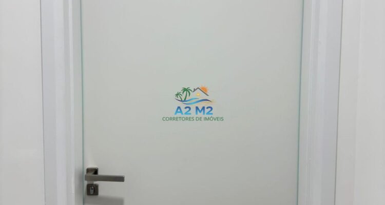 Vende-se Apto Frente para o Mar – 03 Dormitórios sendo 01 Suíte com 02 vagas