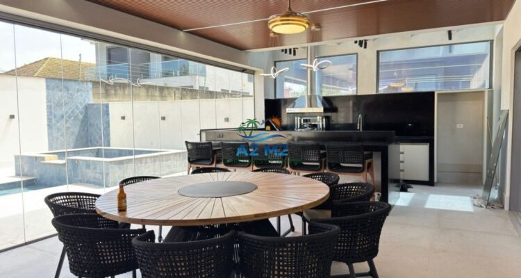 Casa de Alto Padrão em Condomínio Fechado no Massaguaçu – Caraguatatuba | A2M2 Imóveis