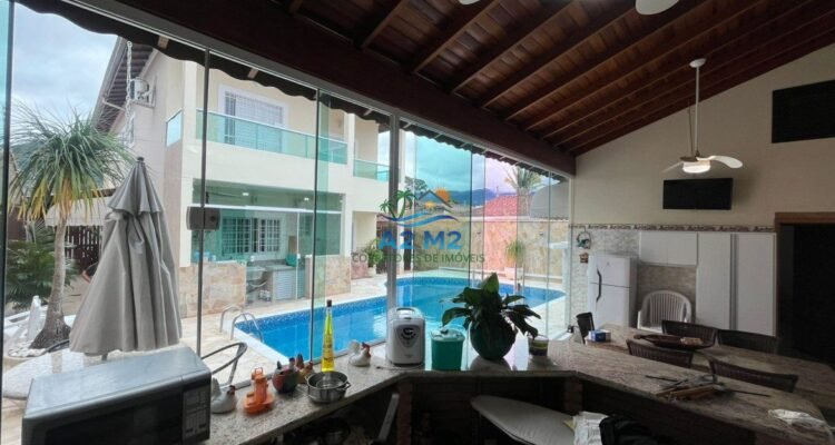 Casa de Alto Padrão a Venda no Indaiá – Requinte, sofisticação, conforto e o privilégio de estar a 02 quadras da praia