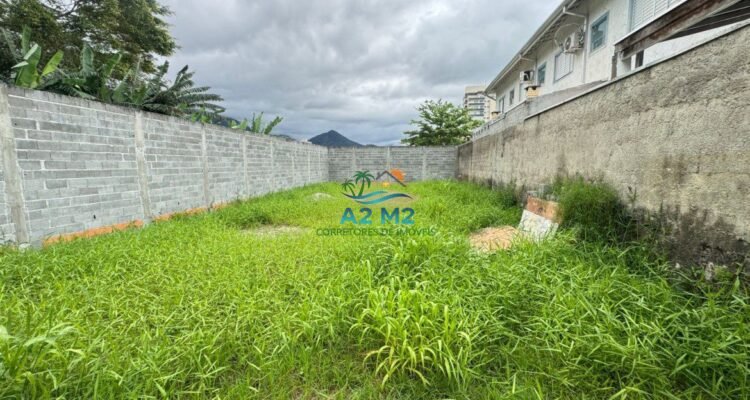 Terreno com 286 m² – Murado e Aterrado a Apenas 70 Metros da Praia – Massaguaçu / Caraguatatub