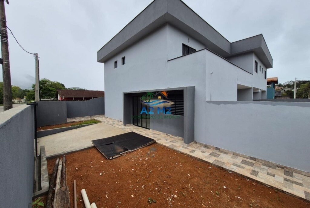 Imóvel novo com 01 Dormitório, 40m² e um quintal ENORME