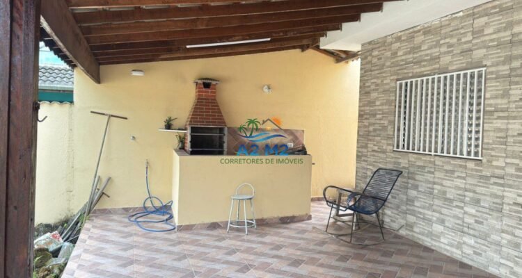 Casa Térrea de Alto Padrão a 3 Minutos da Praia – Conforto e Elegância em Cada Detalhe