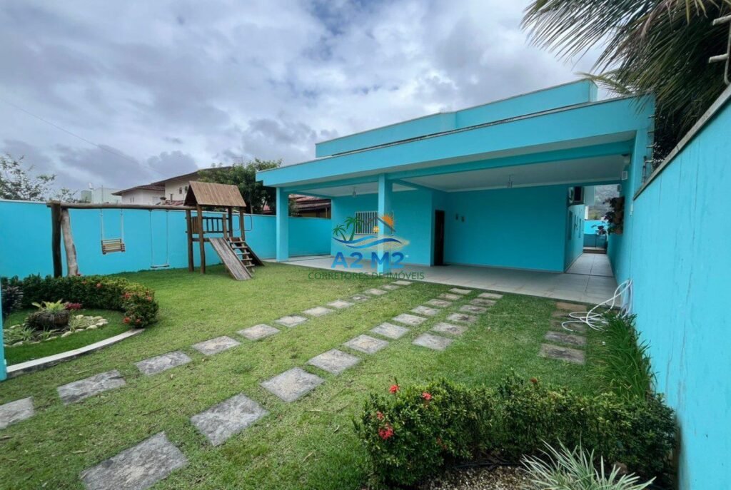 Excelente Casa Térrea com 03 dormitórios com Piscina e Área Gourmet com Churrasqueira – A 500m da Praia de Massaguaçu!